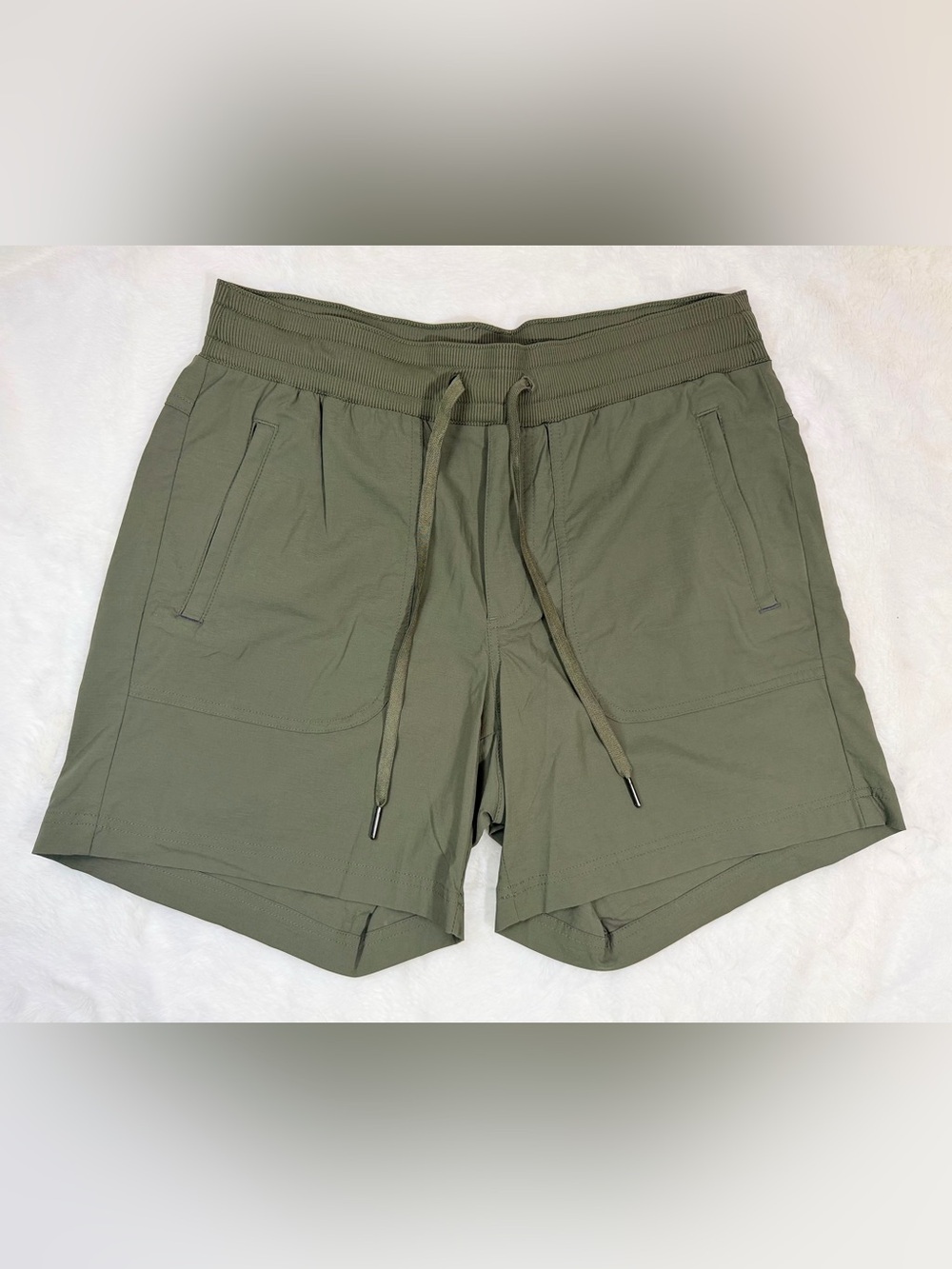 LL Bean Shorts Womens Small Vista Camp Hiking Outdoor Performance Stretch Green